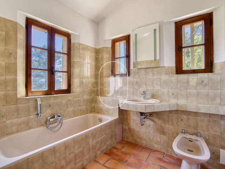 Propriété La Garde-Freinet - 1 chambre - 150m²