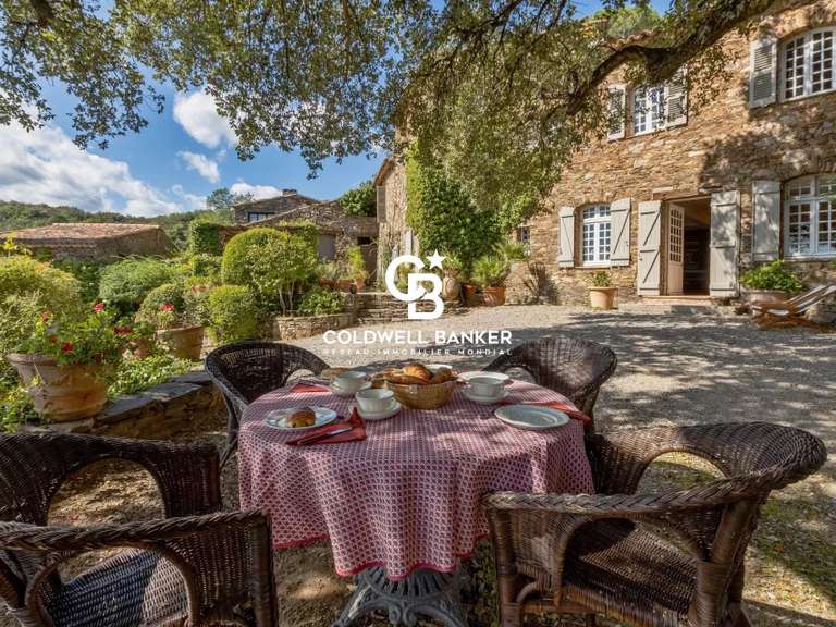 Propriété La Garde-Freinet - 12 chambres - 610m²
