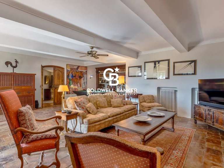 Propriété La Garde-Freinet - 12 chambres - 610m²
