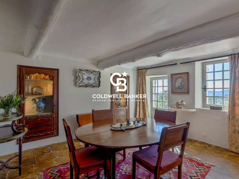 Propriété La Garde-Freinet - 12 chambres - 610m²