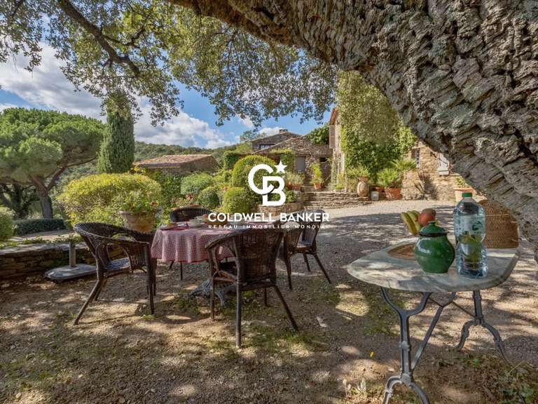 Propriété La Garde-Freinet - 12 chambres - 610m²