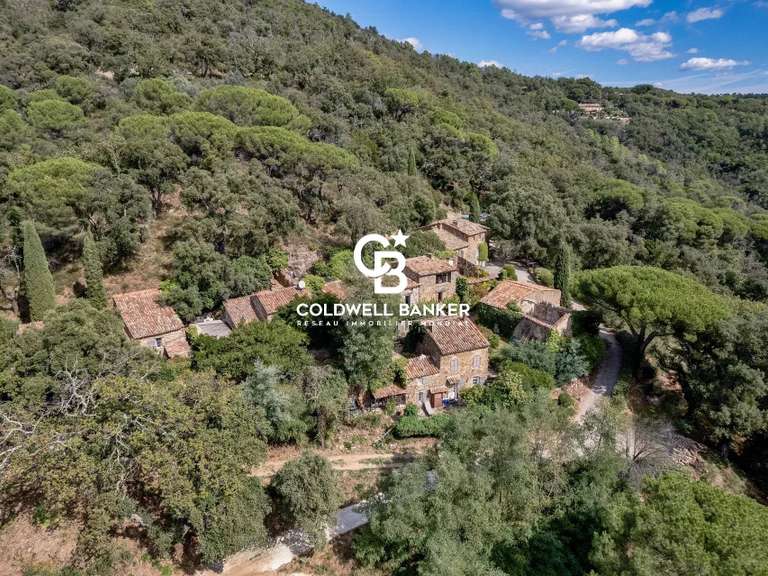 Propriété La Garde-Freinet - 12 chambres - 610m²