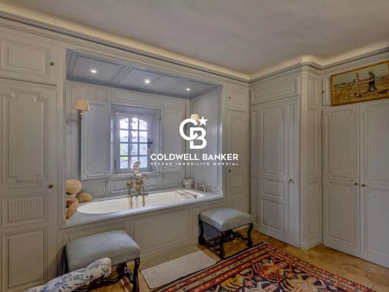 Propriété La Garde-Freinet - 12 chambres - 610m²