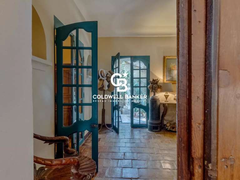 Propriété La Garde-Freinet - 12 chambres - 610m²