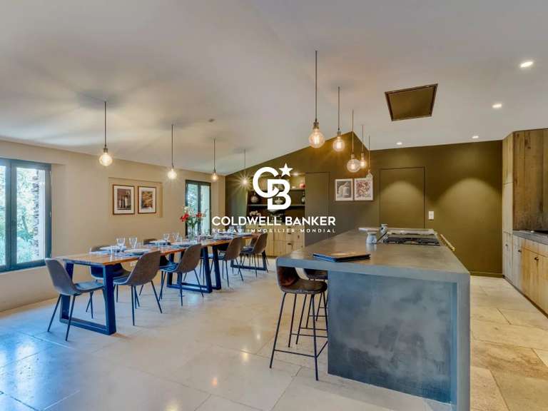 Propriété La Garde-Freinet - 12 chambres - 720m²