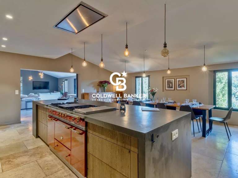 Propriété La Garde-Freinet - 12 chambres - 720m²
