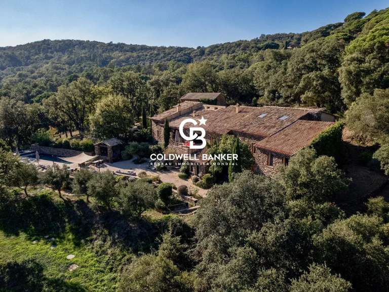 Propriété La Garde-Freinet - 12 chambres - 720m²