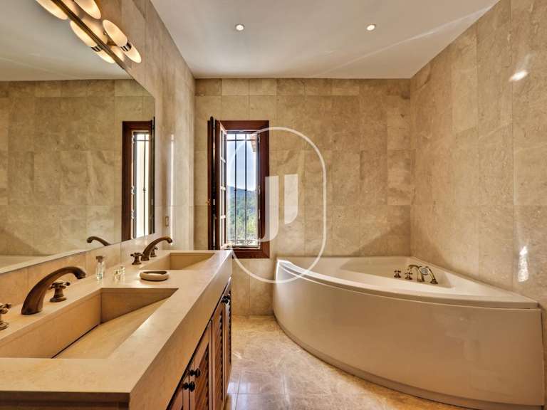 Propriété La Garde-Freinet - 11 chambres - 765m²