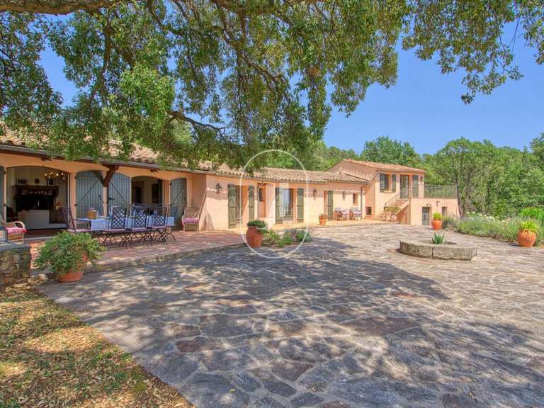 Propriété La Garde-Freinet - 4 chambres - 210m²