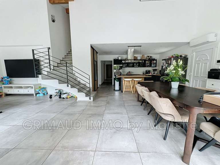 Villa La Garde-Freinet - 5 chambres - 160m²