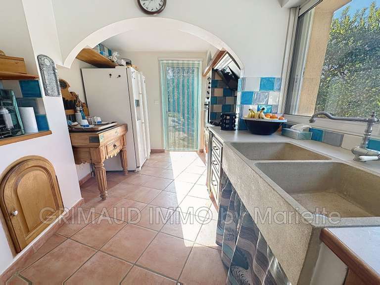 Villa La Garde-Freinet - 5 bedrooms - 214m²