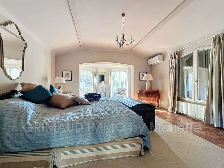 Villa La Garde-Freinet - 5 chambres - 242m²