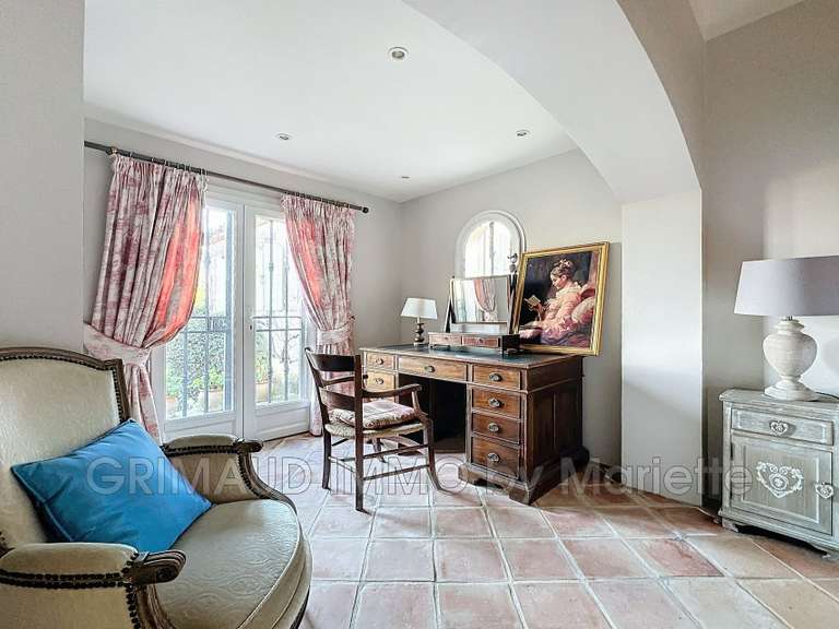 Villa La Garde-Freinet - 5 chambres - 242m²