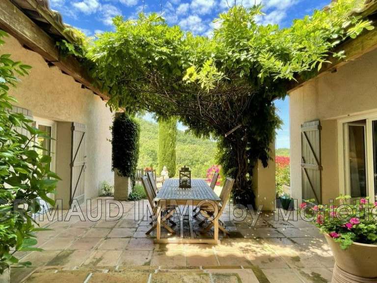 Villa La Garde-Freinet - 5 chambres - 242m²
