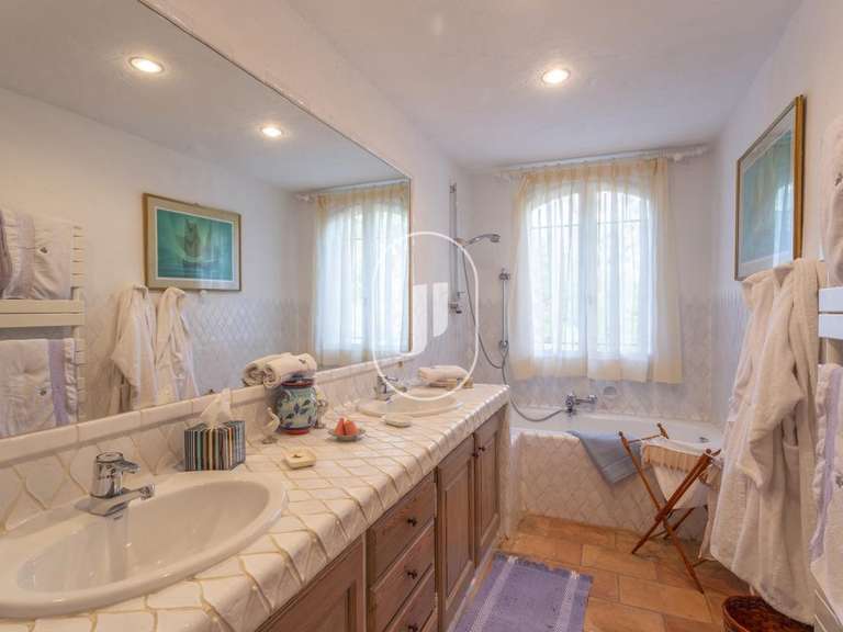 Villa La Garde-Freinet - 5 chambres - 245m²