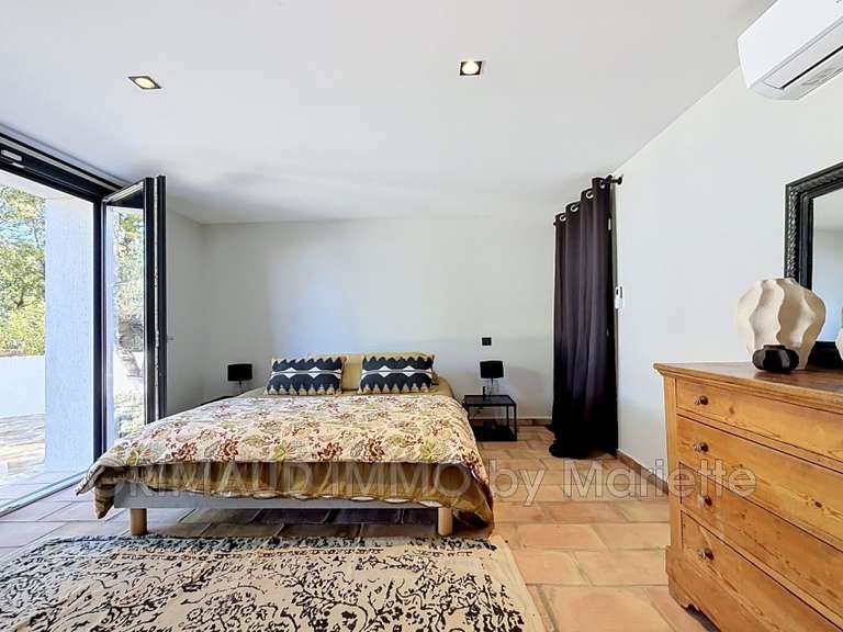 Villa La Garde-Freinet - 5 chambres - 152m²