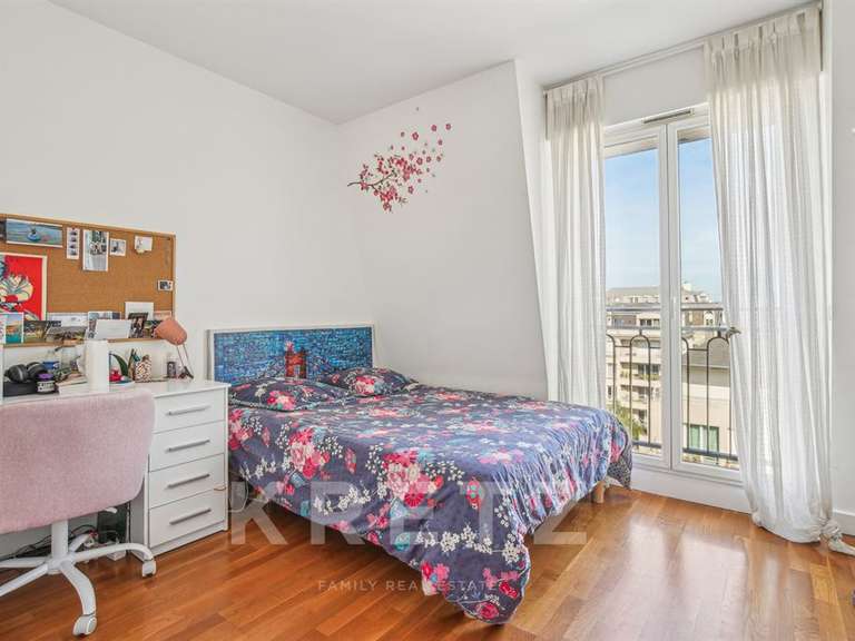 Apartment La Garenne-Colombes - 3 bedrooms - 137m²