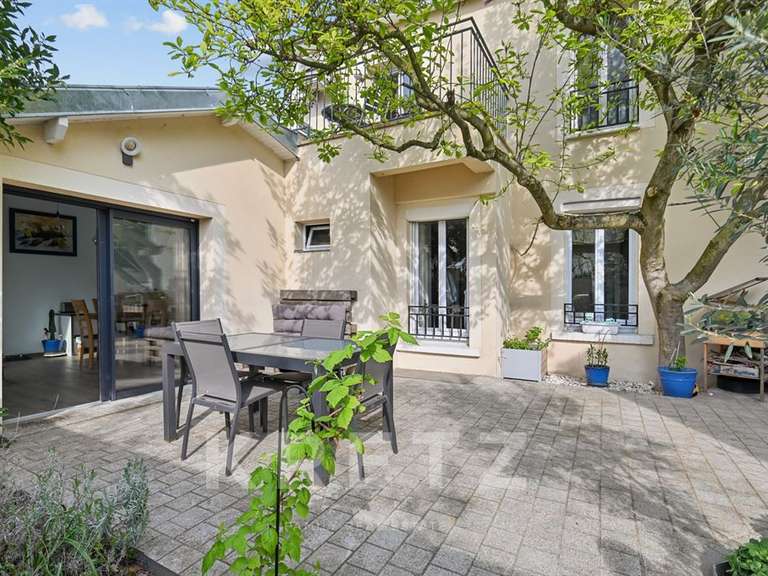 Maison La Garenne-Colombes - 6 chambres - 164m²