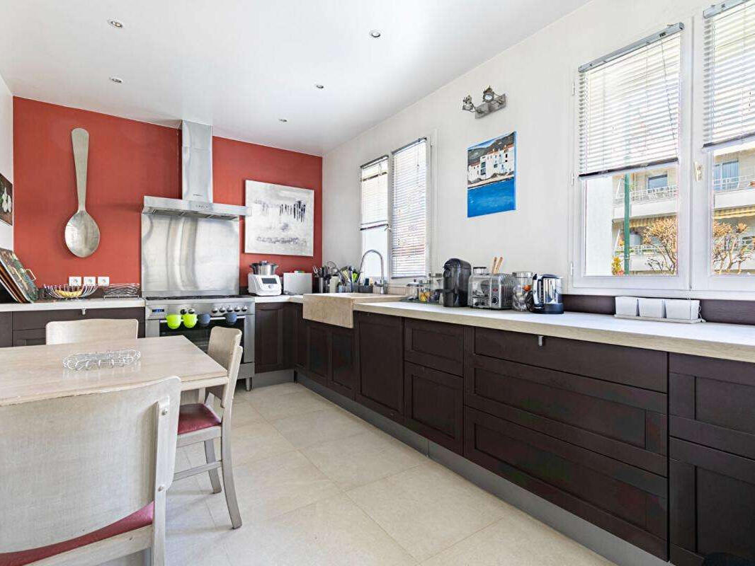 Property La Garenne-Colombes