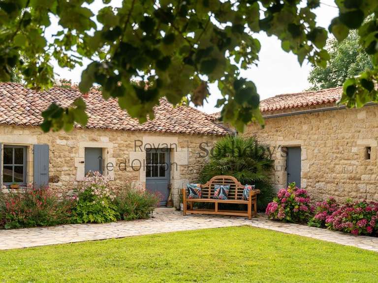 Propriété La Gripperie-Saint-Symphorien - 8 chambres - 450m²