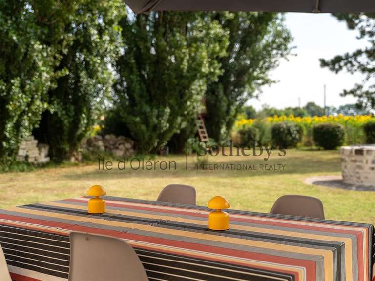 Propriété La Gripperie-Saint-Symphorien - 8 chambres - 450m²