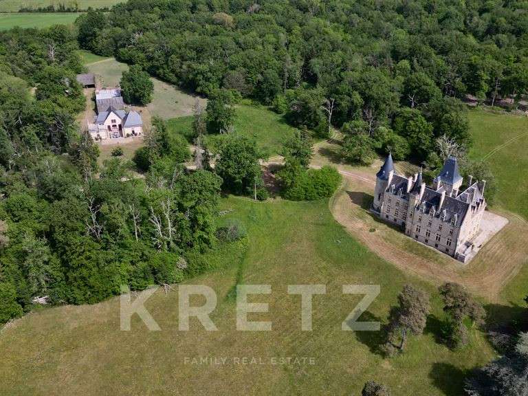 Maison La Guerche-sur-l'Aubois - 6 chambres - 303m²