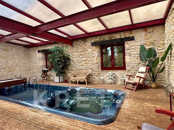 Maison La Guerche-sur-l'Aubois - 6 chambres - 303m²