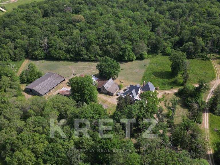 House La Guerche-sur-l'Aubois - 6 bedrooms - 303m²