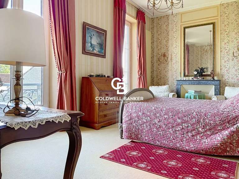 Maison La Jarne - 9 chambres - 540m²