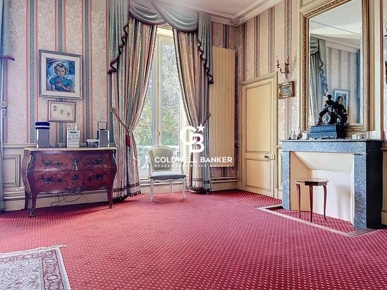 Maison La Jarne - 9 chambres - 540m²