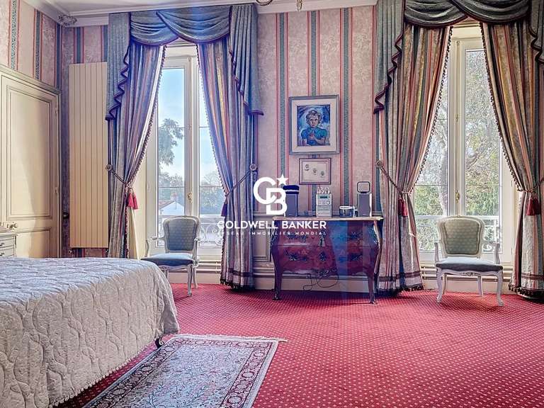 Maison La Jarne - 9 chambres - 540m²