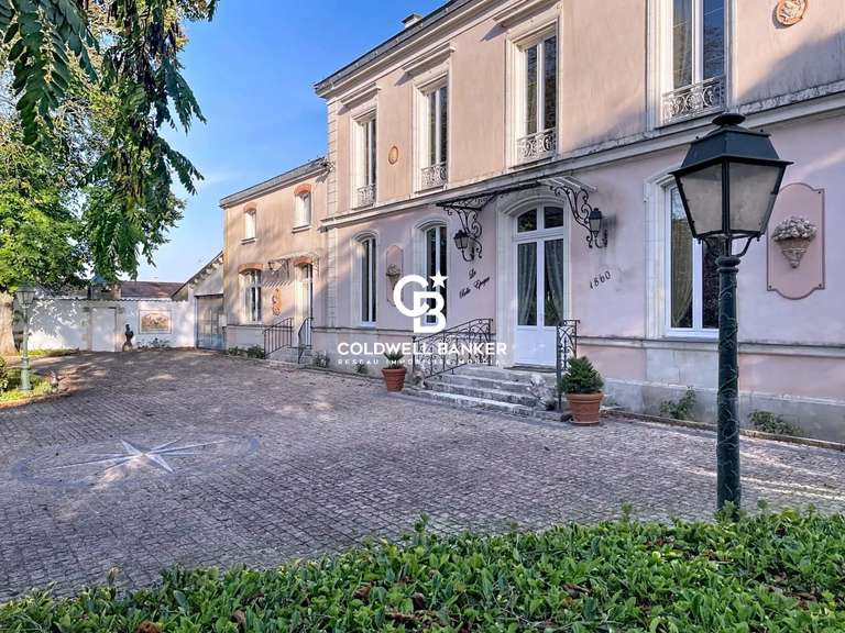 Maison La Jarne - 9 chambres - 540m²