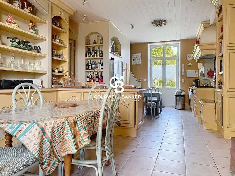 Maison La Jarne - 9 chambres - 540m²