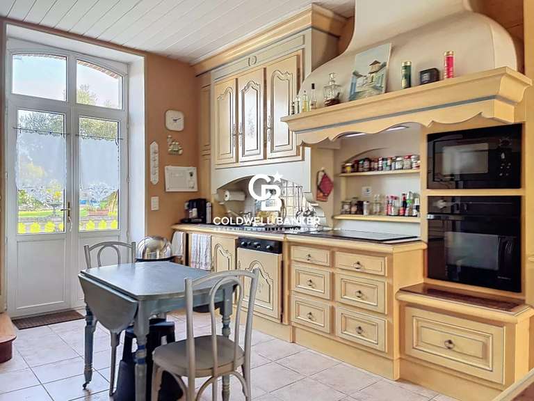 Maison La Jarne - 9 chambres - 540m²
