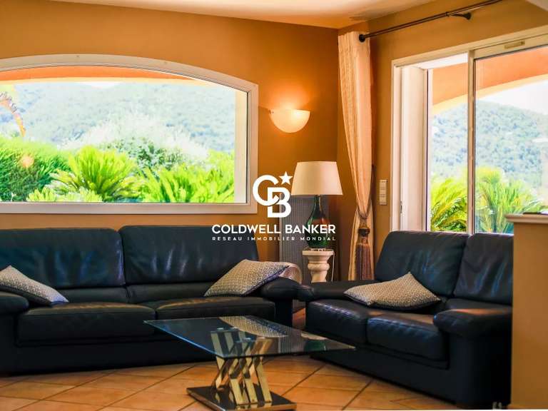 Villa La Londe-les-Maures - 5 chambres - 267m²