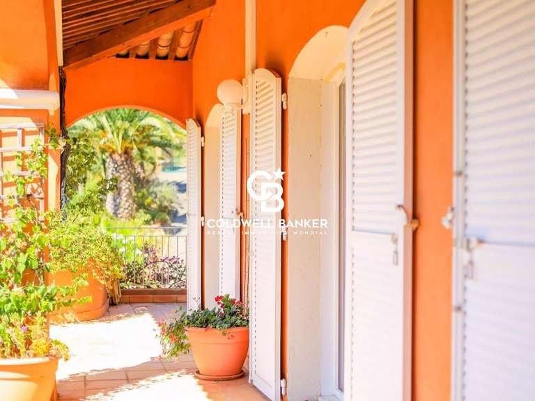 Villa La Londe-les-Maures - 5 chambres - 267m²