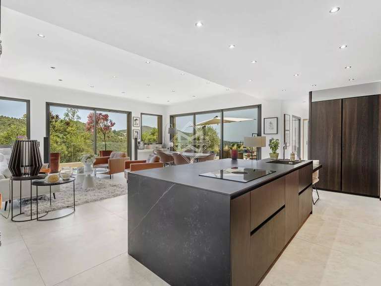 Villa La Londe-les-Maures - 4 bedrooms - 183m²