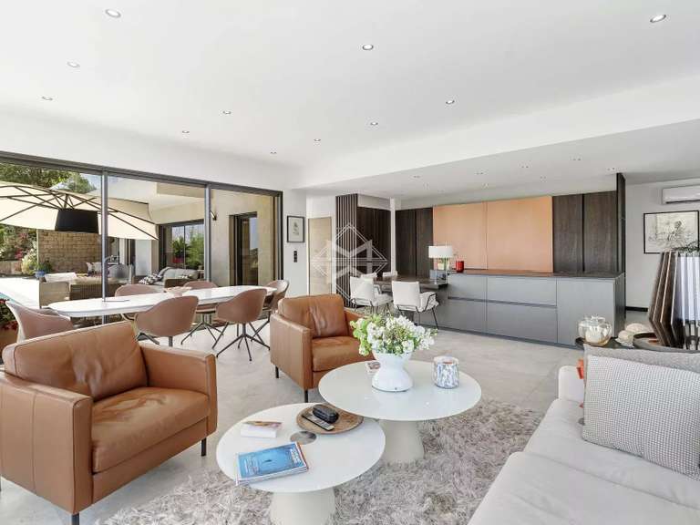 Villa La Londe-les-Maures - 4 bedrooms - 183m²