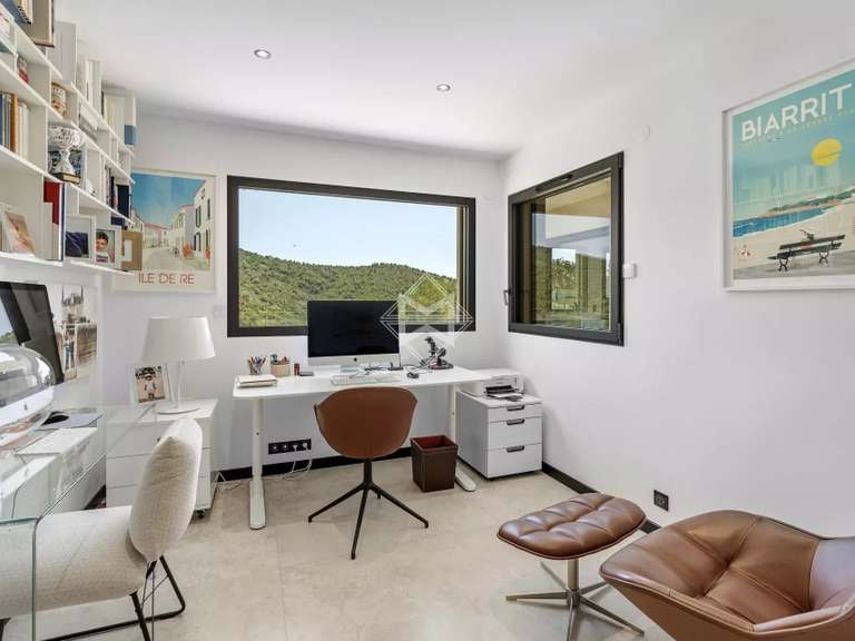 Villa La Londe-les-Maures - 4 bedrooms - 183m²