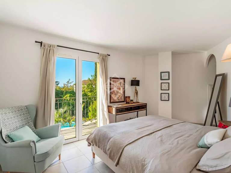 Villa La Londe-les-Maures - 5 chambres - 200m²