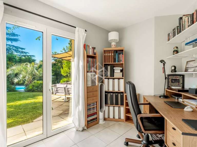 Villa La Londe-les-Maures - 5 chambres - 200m²