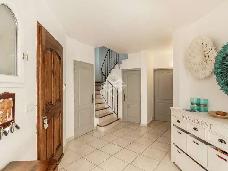 Villa La Londe-les-Maures - 5 chambres - 200m²