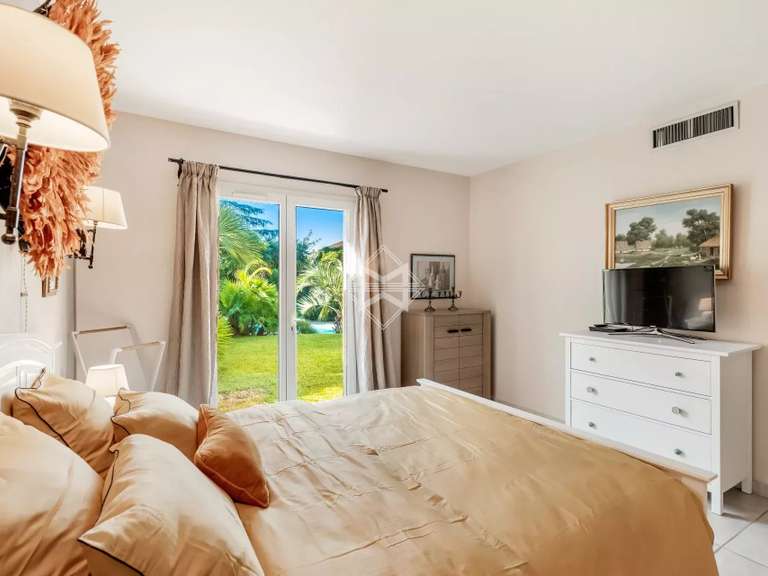 Villa La Londe-les-Maures - 5 chambres - 200m²