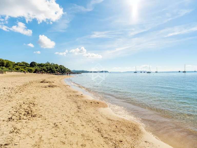 Villa La Londe-les-Maures - 5 chambres - 200m²