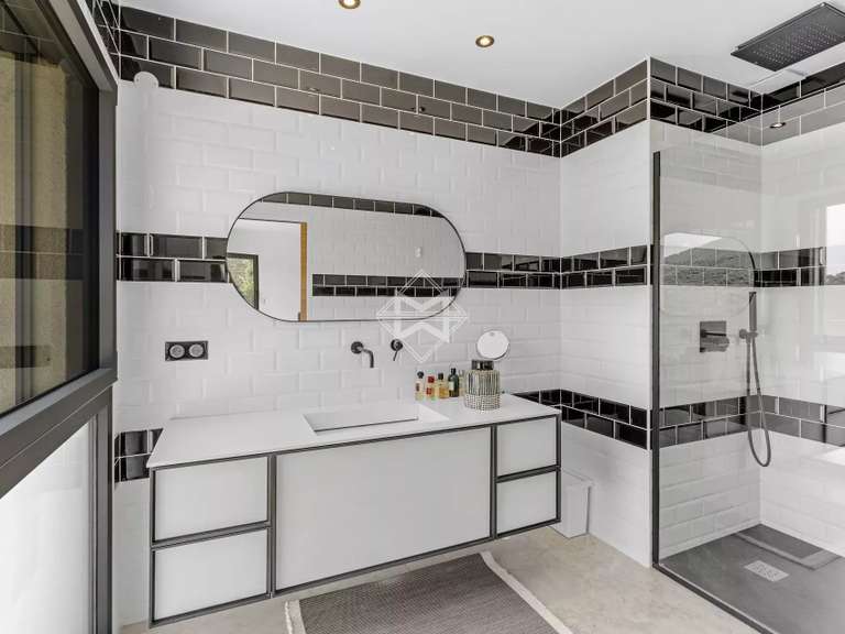 Villa La Londe-les-Maures - 4 chambres - 190m²