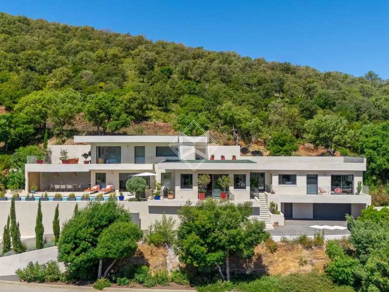 Villa La Londe-les-Maures - 4 chambres - 190m²