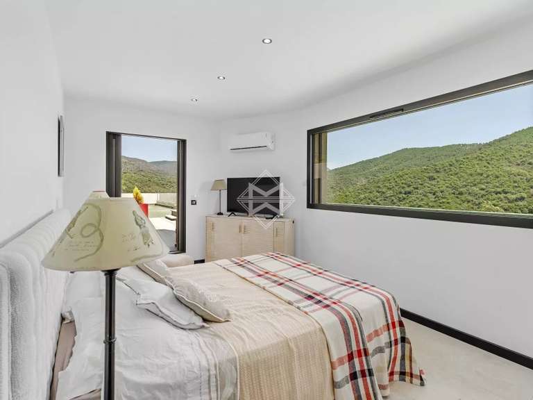 Villa La Londe-les-Maures - 4 chambres - 190m²