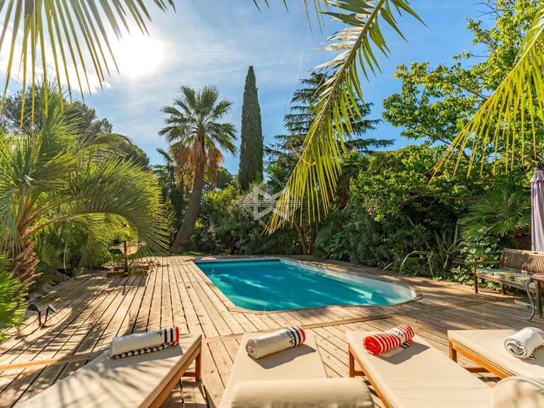 Villa La Londe-les-Maures - 5 chambres - 200m²