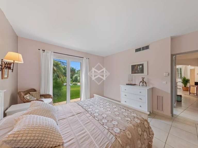 Villa La Londe-les-Maures - 5 chambres - 200m²