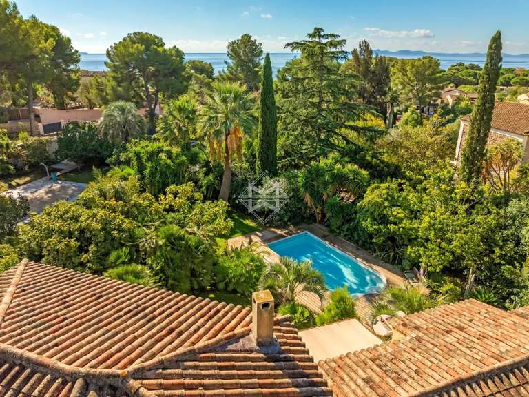 Villa La Londe-les-Maures - 5 chambres - 200m²